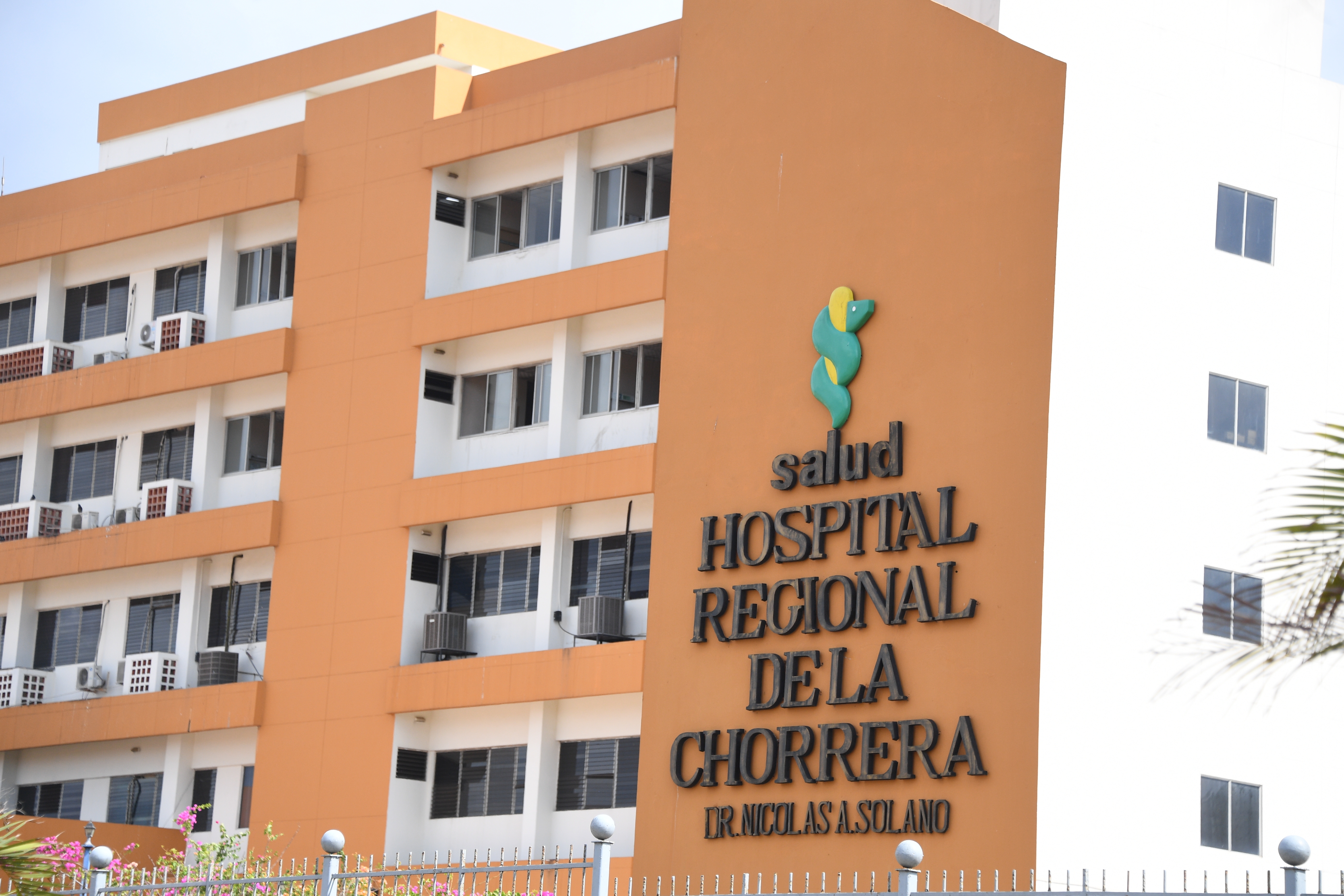 Mandan insumos al Hospital Nicolás Solano