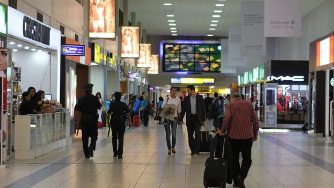 Tocumen No Revisara A Todos Los Viajeros En Transito La Prensa Panama